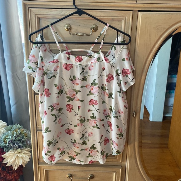 Off The Shoulder Blouse - Picture 6 of 6